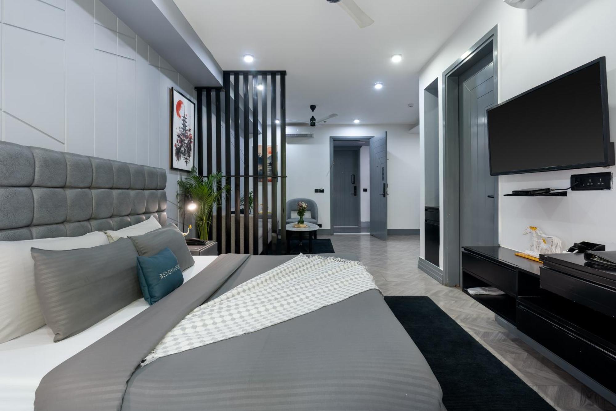 Bedchambers Serviced Apartments - Cyber City คูร์เคาน์ ภายนอก รูปภาพ