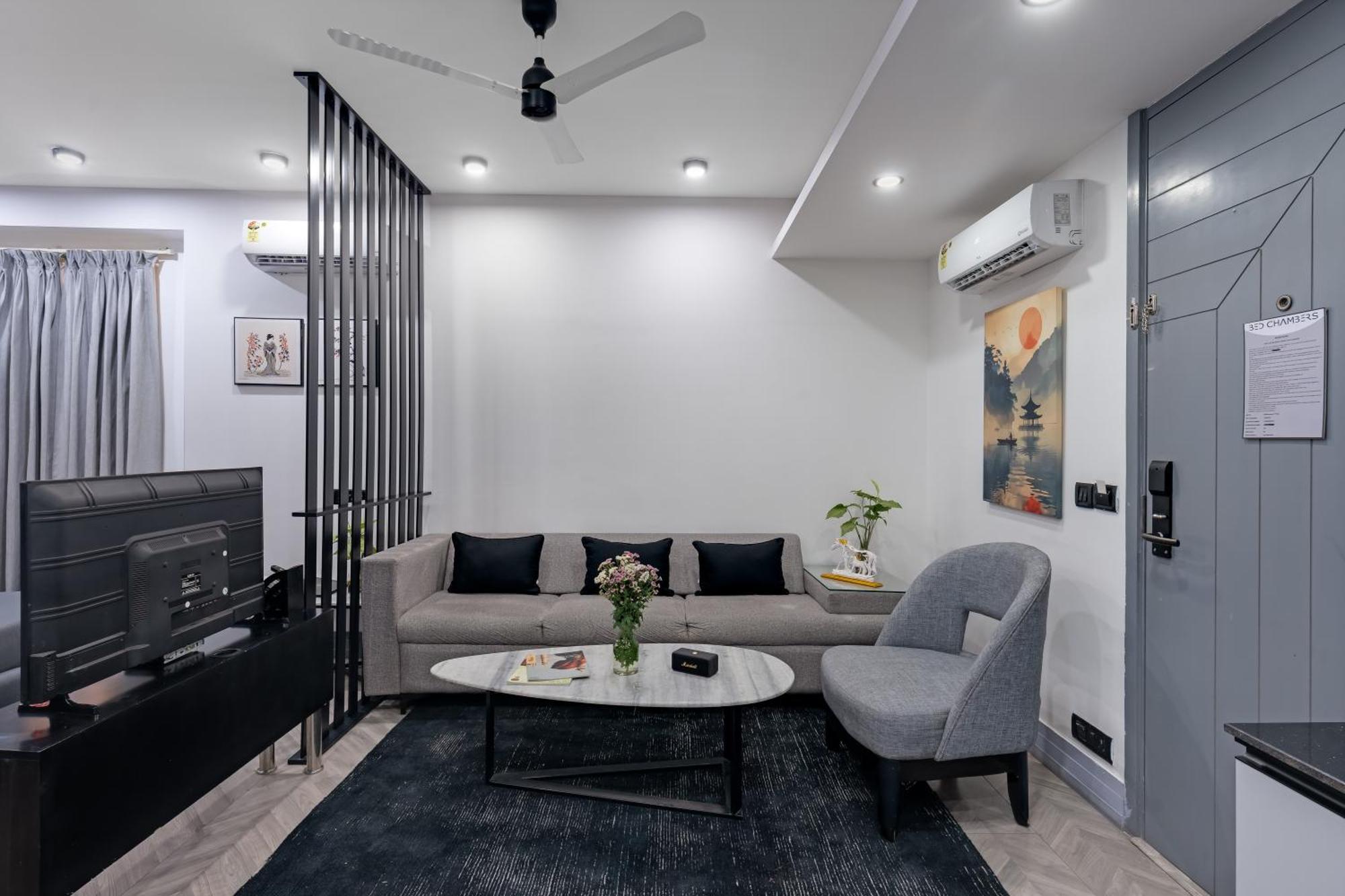 Bedchambers Serviced Apartments - Cyber City คูร์เคาน์ ภายนอก รูปภาพ