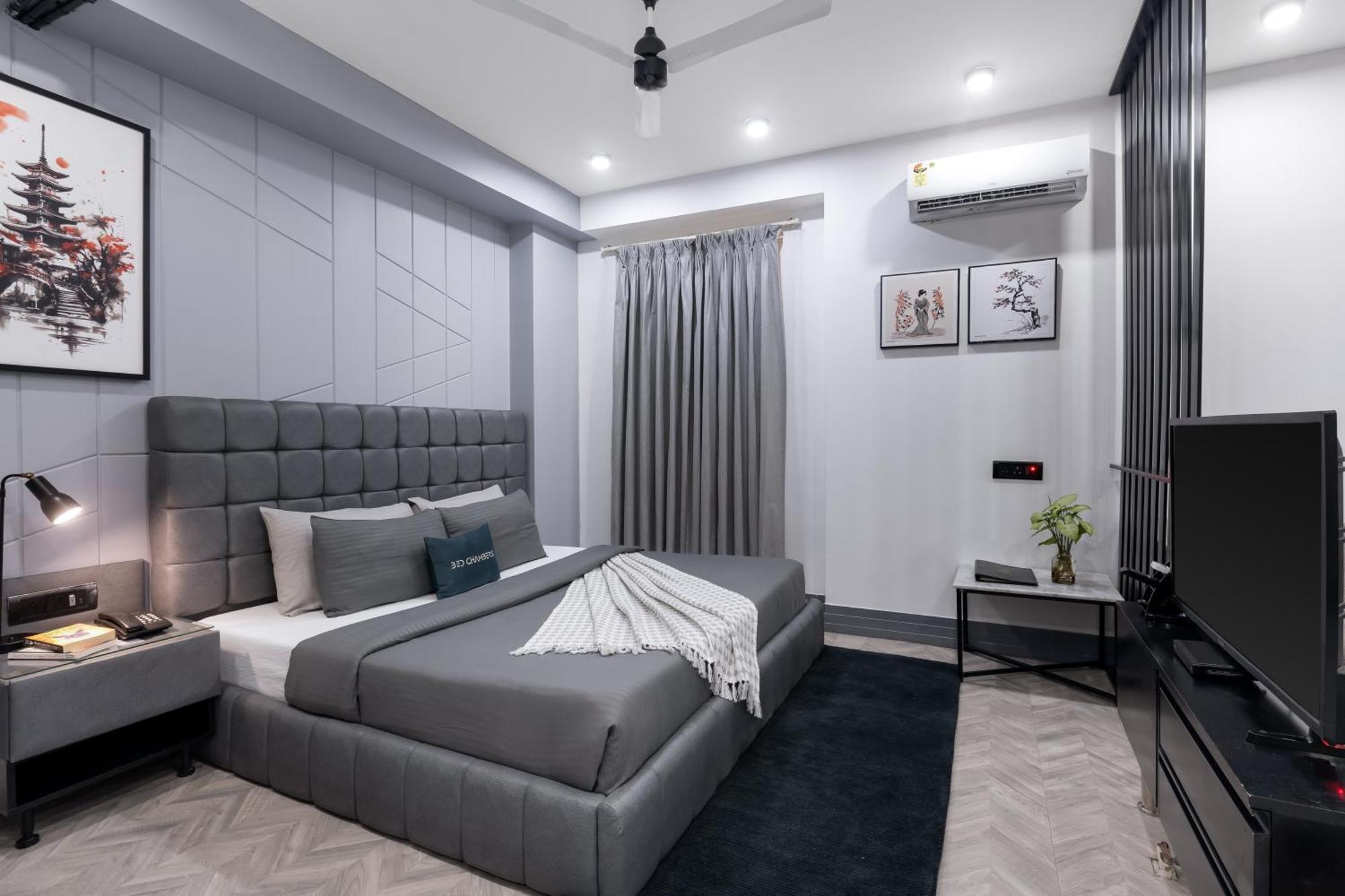 Bedchambers Serviced Apartments - Cyber City คูร์เคาน์ ภายนอก รูปภาพ
